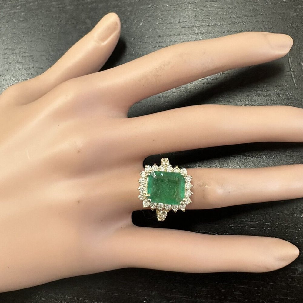 4.90 Carats Natural Emerald and Diamond 14K Solid Yellow Gold Ring - Picture 5 of 9